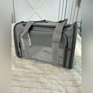 Gray Pet Carrier for Dogs/ Cats